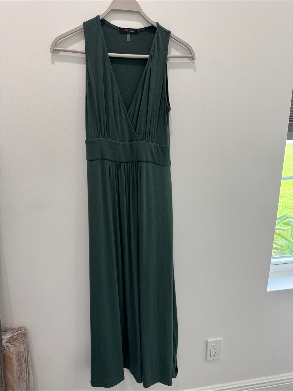 Laila Jayde Forest Green Sleeveless V-Neck Maxi Dress sz S